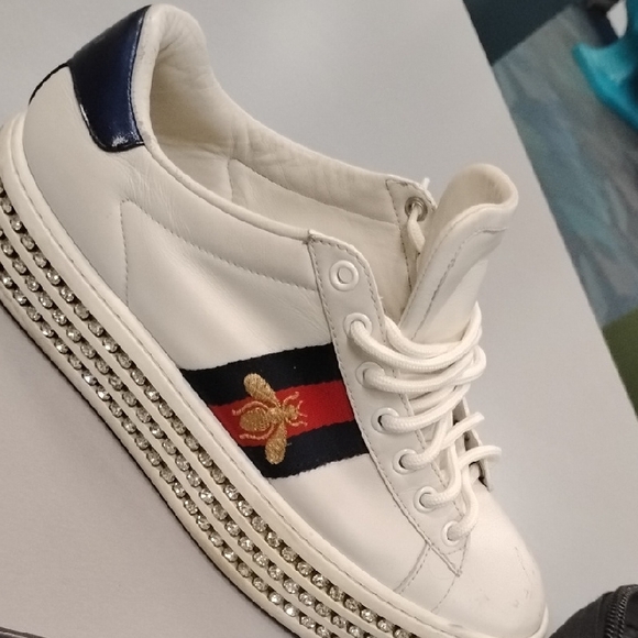 Gucci White and Blue Luxury Sneakers with Embellished Sole - Picture 1 of 4